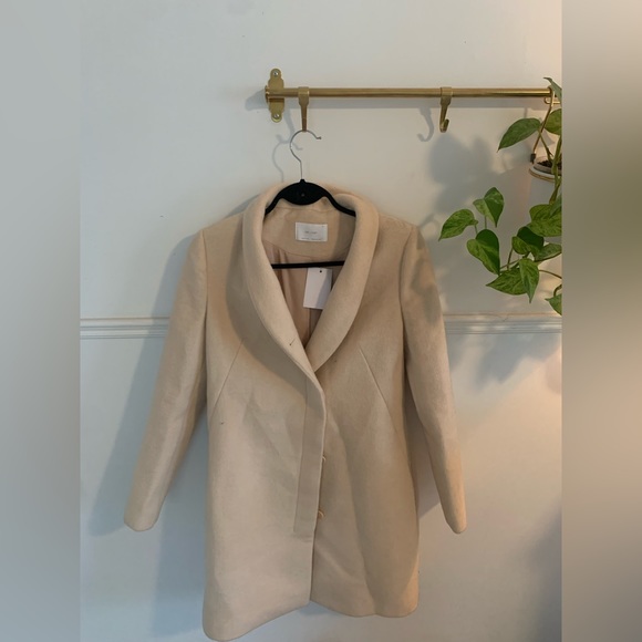 New with taggs beautil coat perfect for fall. - Picture 1 of 5